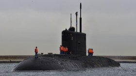 مفرزة تابعة للأسطول الروسي تتوقف بميناء الجزائر (صور)