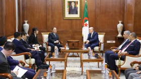 بلمهدي يبحث سبل التعاون في مجال الشأن الديني مع وفد صيني رفيع