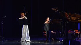 لما يكون الكمان و البيانو في خدمة الحب والسلام