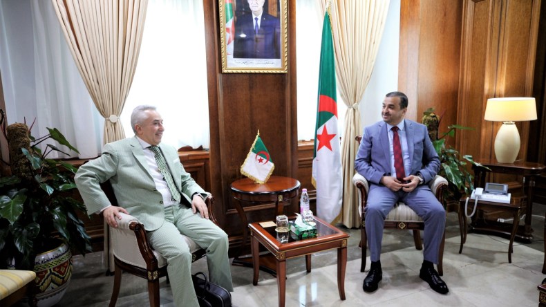 تطوير الليثيوم: عرقاب يلتقي العالم الجزائري كريم زغيب
