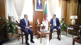 عرقاب يبحث مع وزير الخارجية المصري التعاون الثنائي