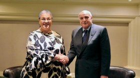 عطاف يجري محادثات مع رئيسة بعثة الأمم المتحدة للدعم في ليبيا هانا سيروا تيتيه