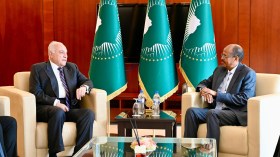 عطاف يلتقي رئيس مفوضية الاتحاد الإفريقي