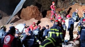 وفاة أربعة أشخاص وإصابة 13 إثر انزلاق أرضي بوهران