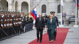 هكذا رحبت رئيسة سلوفينيا بالرئيس تبون