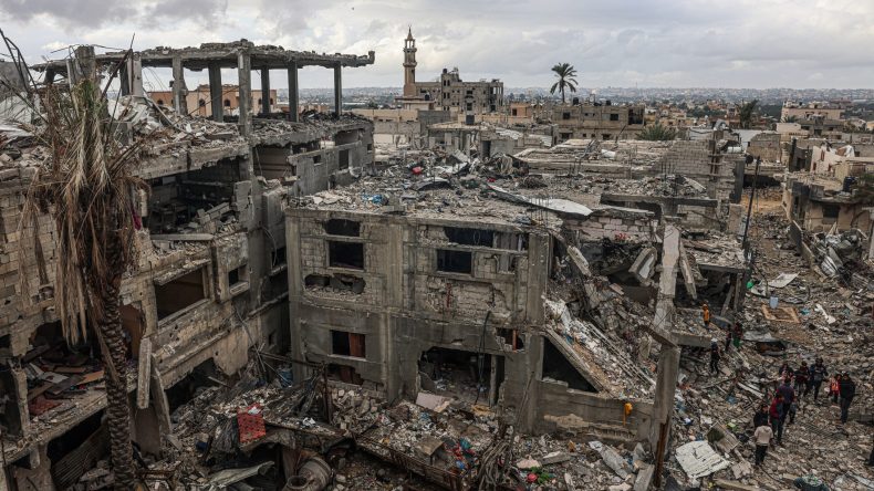 الاحتلال يُهجّر أكثر من 300.000 فلسطيني من شمال غزة