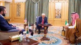 لقاء تاريخي بين الشرع وترامب وهذه أبرز القرارات