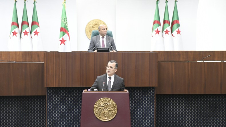 عطلة أمومة أطول وتعويض كامل عن الأجر.. هذا جديد قانون التأمينات الاجتماعية