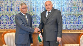 عطاف يستقبل سفير الجمهورية الصحراوية عقب انتهاء مهامه لدى الجزائر