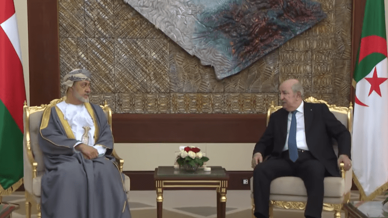 الرئيس تبون وسُلطان عمان يترأسان مراسم التوقيع على مذكرات تفاهم
