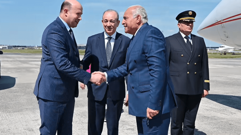 بتكليف من الرئيس تبون..عطاف في مهمة عمل ببروكسل