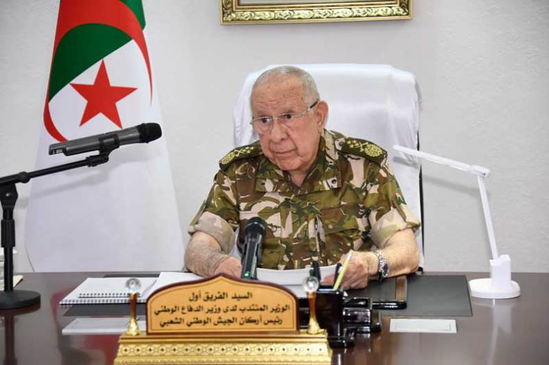 Saïd Chanegriha prononce un discours lors de l’exercice de terrain “Paix en Afrique du Nord 3”