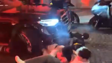 Une voiture a foncé sur une foule célébrant la victoire du PSG à Paris