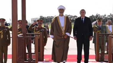 Le Sultan d’Oman se recueille à la mémoire des martyrs de la Guerre de libération nationale