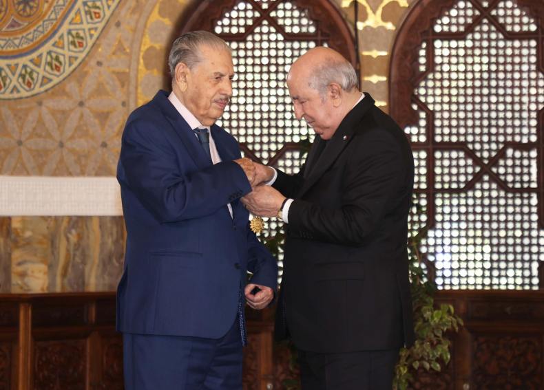 Le moudjahid Salah Goudjil décoré par le président Tebboune (VIDEO)