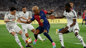 الكشف عن حكم “الكلاسيكو” المرتقب بين برشلونة وريال مدريد