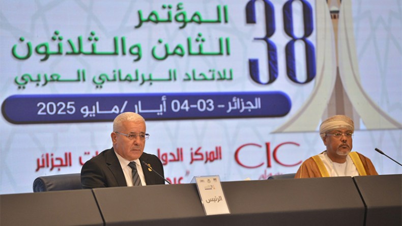 “إعلان الجزائر” ينتصر لمركزية القضية الفلسطينية