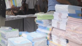 كتاب إنجليزية جديد لتلاميذ الأولى متوسط