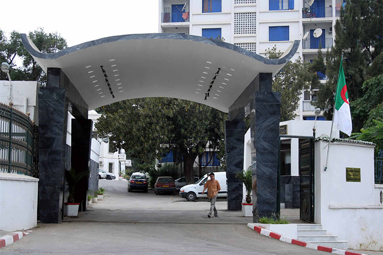 How is Employees’ Professional Experience Calculated in All Sectors?