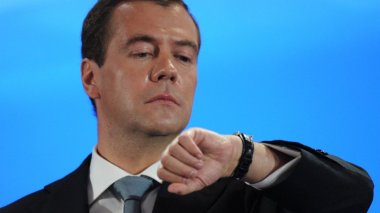 Medvedev met en garde Donald Trump!