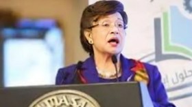 فيديو متداول للحظة سرقة أموال الدكتورة المصرية نوال الدجوي