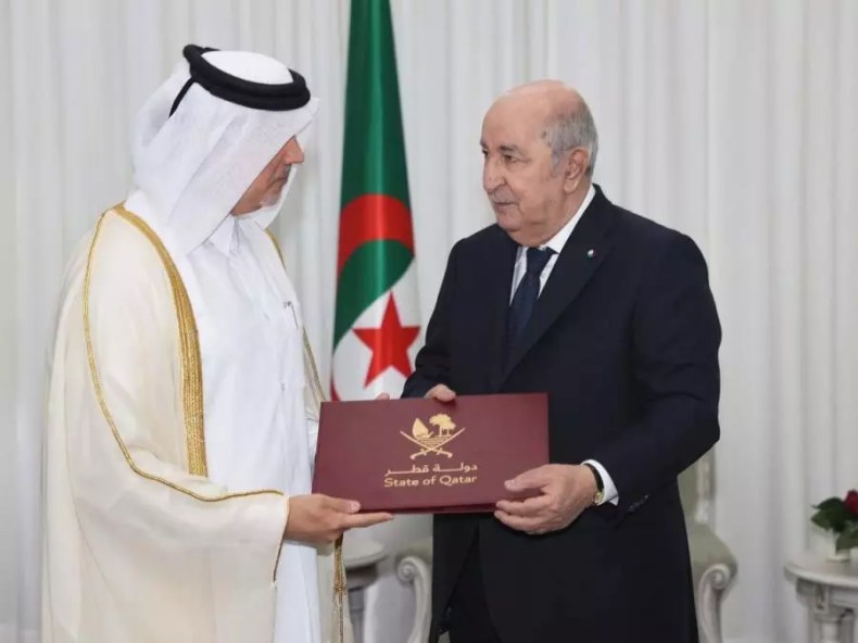 Le président de la République reçoit une invitation de l’Emir du Qatar