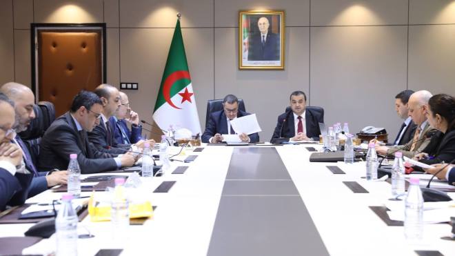 اجتماع تنسيقي لإنشاء شركة وطنية جديدة للنقل الجوي للمسافرين