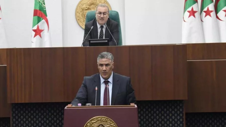 بلعريبي يكشف جديد سكنات الترقوي المدعم