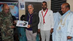 قائد الكشافة الإسلامية الجزائرية يزور مخيمات اللاجئين الصحراويين