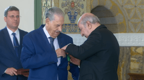 الرئيس تبون يسدي وساما برتبة أثير للمجاهد صالح قوجيل