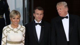 بعد “صفعة” بريجيت.. ترامب يُوجه نصيحة لماكرون