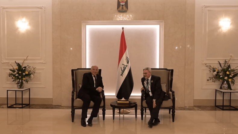 عطاف يحل ببغداد للمشاركة في أشغال القمة العربية التنموية
