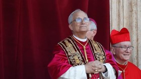 أول أمريكي يتولى المنصب.. تعرّف على “ليو الرابع عشر” بابا الفاتيكان الجديد