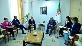 الجزائر تبحث مع الصليب الأحمر تعزيز التعاون في مجال القانون الدولي الإنساني