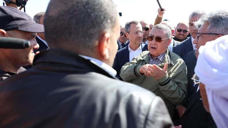 وزير الداخلية يُطمئن المتضررين من التقلبات الجوية