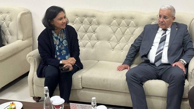 بوغالي يحل بجاكارتا