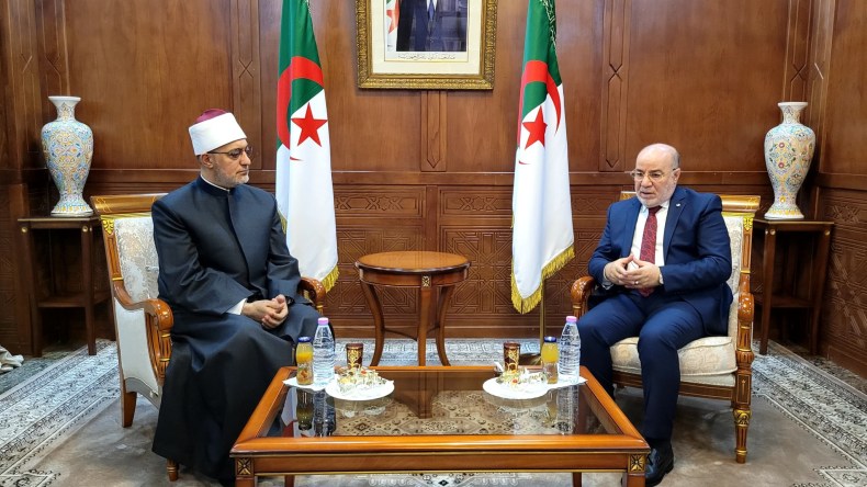بلمهدي يستقبل مفتي مصر لبحث التعاون في الشأن الديني