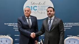 عطاف يلتقي مع نظيره السوري في إسطنبول