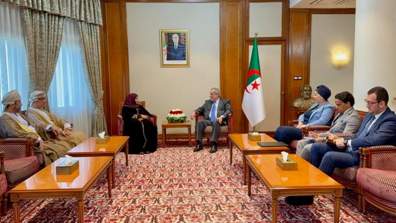 العرباوي يستقبل وزيرة التنمية الاجتماعية لسلطنة عمان