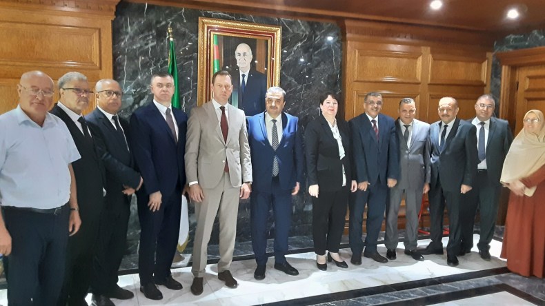 مباحثات جزائرية روسية لتطوير الاستثمارات النفطية