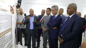 بللو يفتتح معرض للأمير عبد القادر ويطلق ايام سيفاكس للفيلم الوثائقي