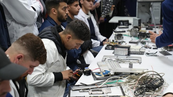 إصلاح شامل للتكوين المهني في الجزائر