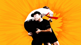 شجار بالأيدي بين ماسك ووزير أمريكي بسبب السياسة الاقتصادية