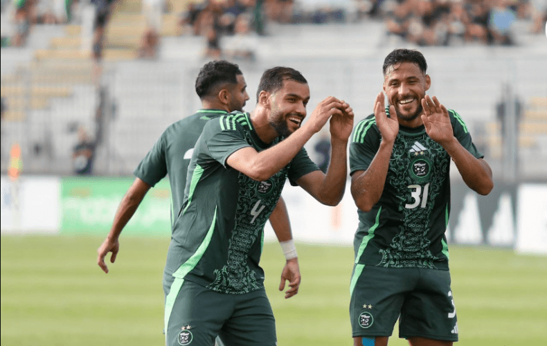 Foot/Equipe nationale: Le sélectionneur libère Belaïli et Tougaï