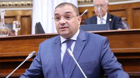 “متابعة كل الضالعين في جرائم اختلاس الأموال العمومية”