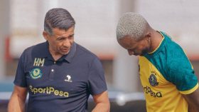 مدرب جزائري يقود ناديا إفريقيا إلى إحراز لقب البطولة