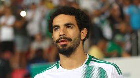 آيت نوري يبدأ يومه بِصلاة الفجر وتلاوة القرآن الكريم