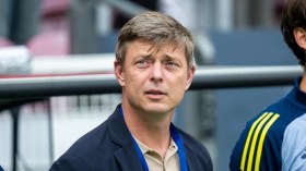 مدرب السويد سيُواجه الجزائر وعقله مُنشغل بِأمر آخر