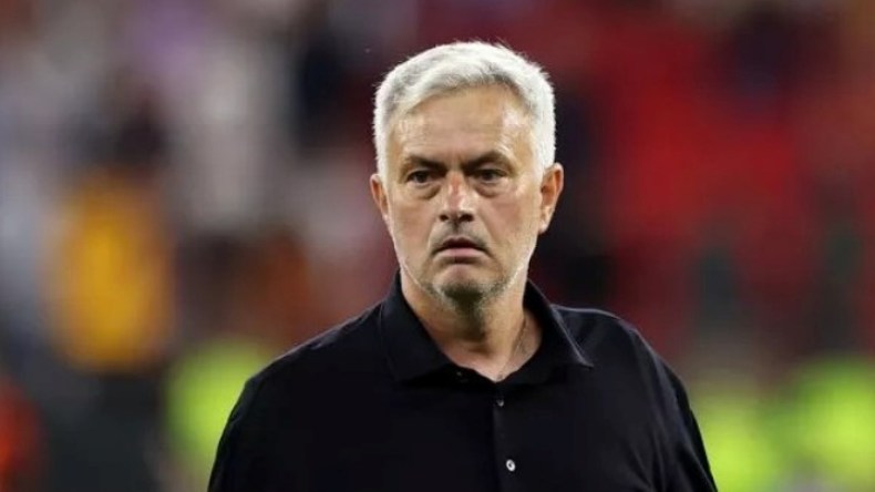 لِهذا السبب رُفض ملف مورينيو لِتدريب منتخب إيطاليا