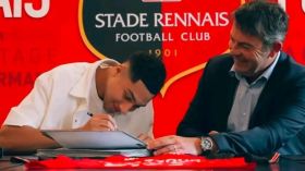 رين الفرنسي  يضمن خدمات الحارس  كيليان بلعزوق